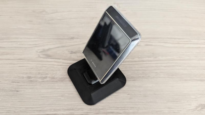 Stylish cabinet / table stand for Bosch Kiox 300 and 500 bike computers