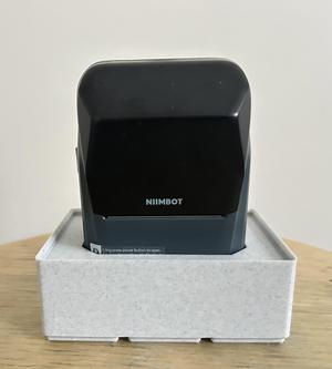 Gridfinity Holder for Niimbot B1 Label Maker