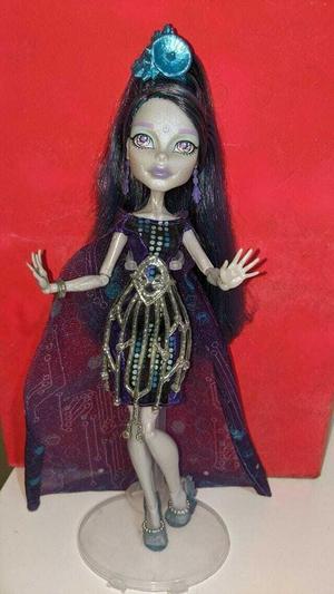 Earring for Elle Eedee