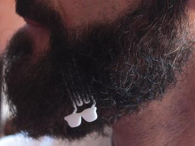 Sunglasses for beard - lateral wearing