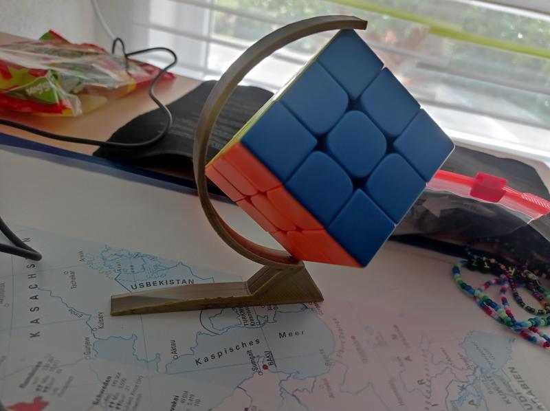 Magic cube half moon mounting platform