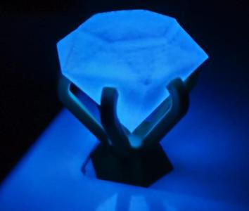 Diamond in holder - Glow in the Dark