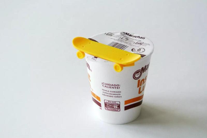 Cup noodle lid holder