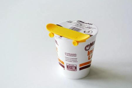 Cup noodle lid holder