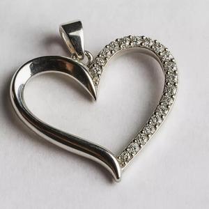 Heart Shaped Pendant Model 7824