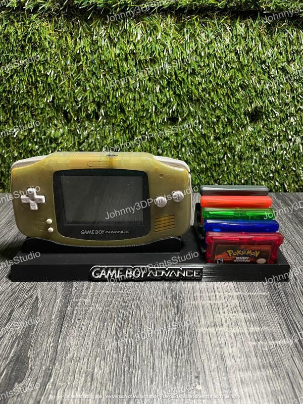 GAMEBOY ADVANCE HOLDER / STAND WITH 5 GAME CARTRIDGES CASES