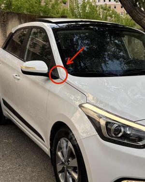 Hyundai i20 side mirror triangle