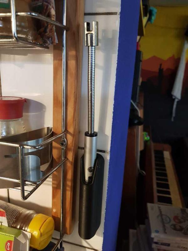 Electric lighter holder