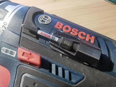 Single hex bit holder