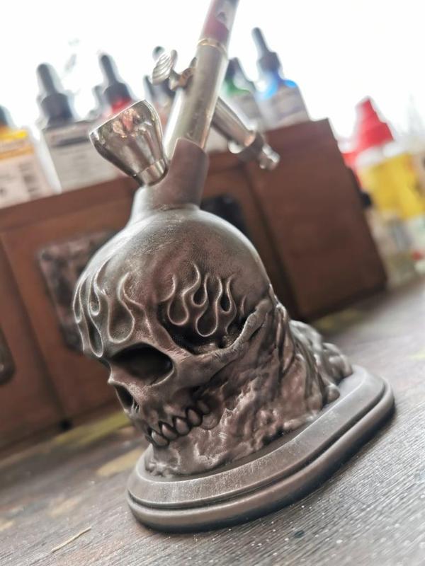 Airbrush stand skullstyle