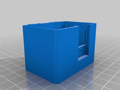 Box with snap lock mechanism