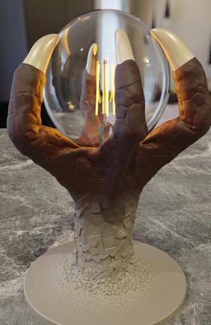 Dragon Claw Lamp Holder