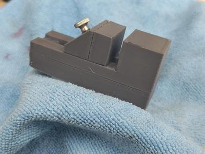 Small Precision Vise / Toolmakers Style Vise 