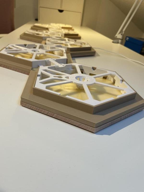 Nanoleaf Hexagon Blende zur vorhandenen Halterung / Nanoleaf Hexagon cover for the existing mounting connector