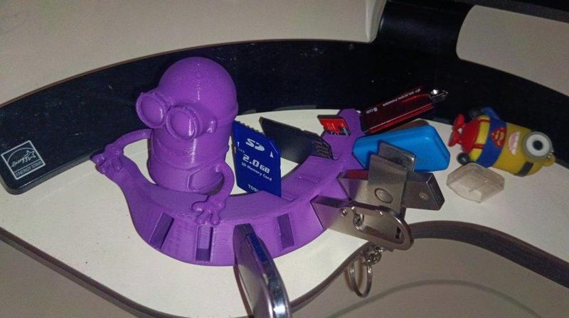 Minion USB & SD Card Holder with Giant Banana