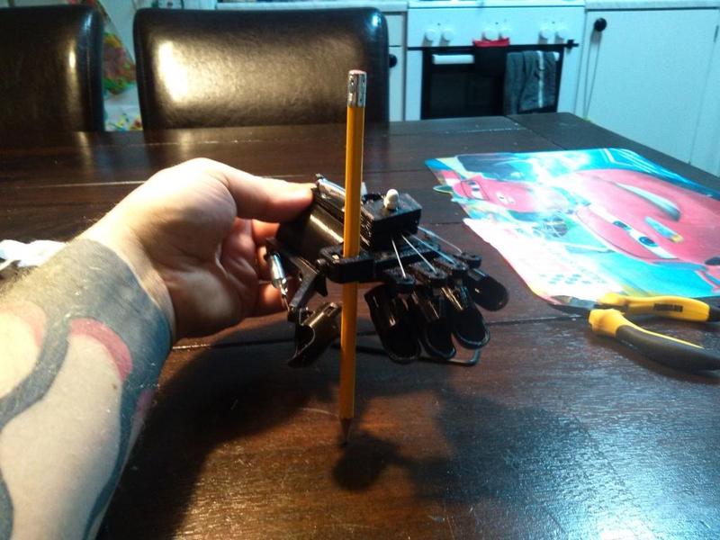 Pen holder for hANDi