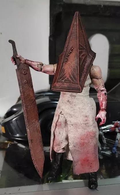 Classic SH2 Pyramid Head - Marvel Legends conversion
