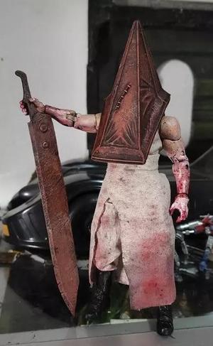 Classic SH2 Pyramid Head - Marvel Legends conversion