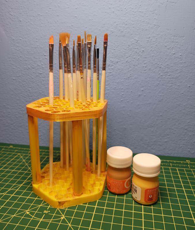 Honeycomb Brush Holder