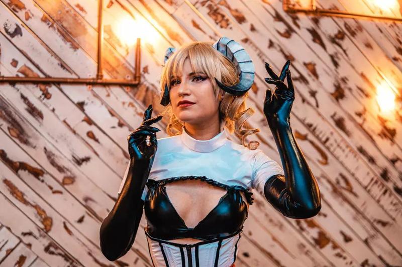 SUCCUBUS HORN CATHERINE