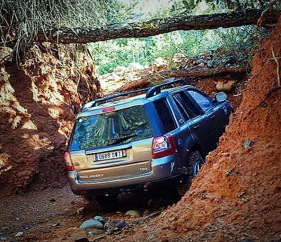 1/10 SCALE LAND ROVER 2