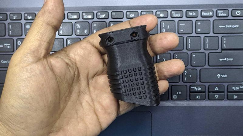 VERTICAL FORE GRIP ANGELED