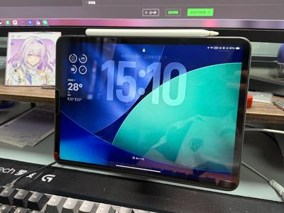iPad Pro (2021) 11-inch desktop floating magnetic stand