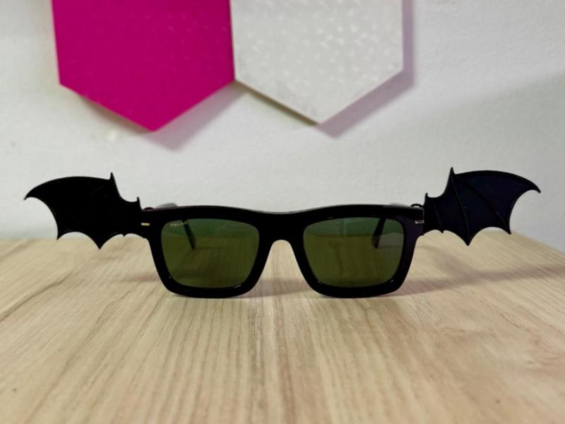 Bat wings glasses clip