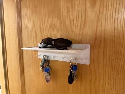 KeyShelf 240 – Shelf with 6 Hooks