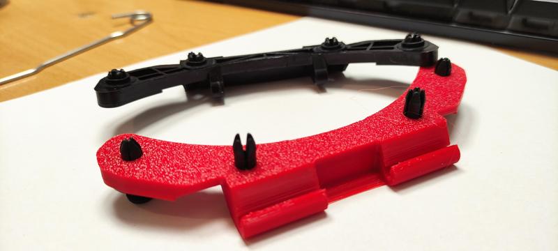 Volvo S60 P2 31265160 fuel door hinge MOD