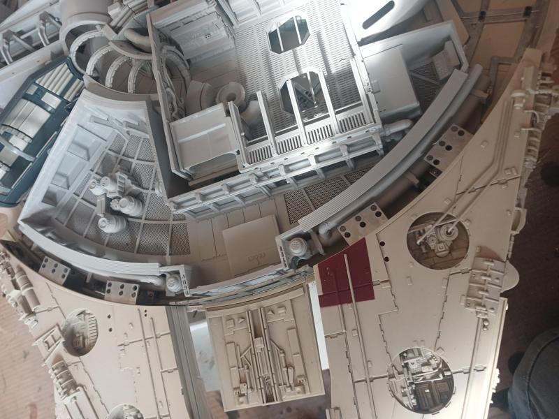 structure intérieur soute avant millenium falcon deagostini 1/43