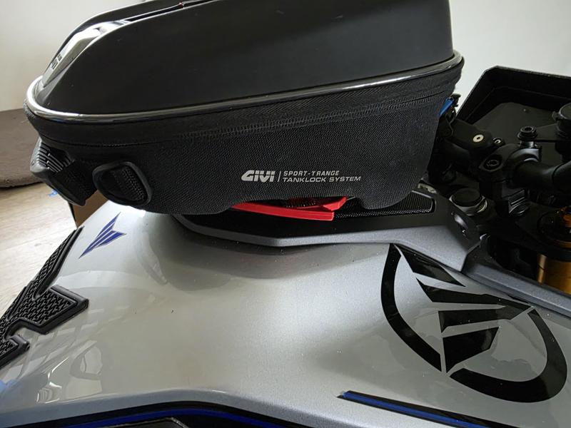 Yamaha MT-09 Gen4 GIVI mount