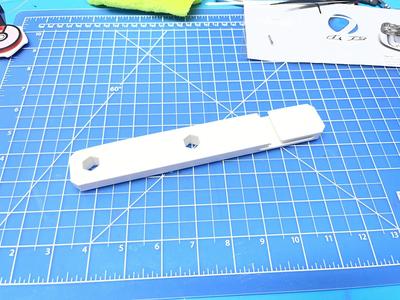 Customizable Seat Belt Guide
