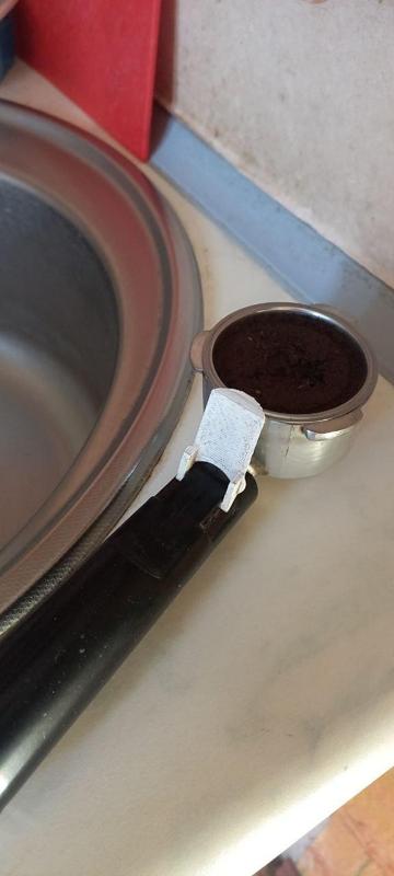 Filter holder for coffee machine