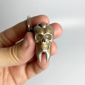 Skull-Tooth Keychain - Accessory and unique for halloween, terrifying