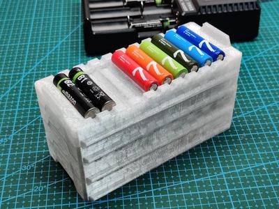 Stackable AA/AAA battery holder