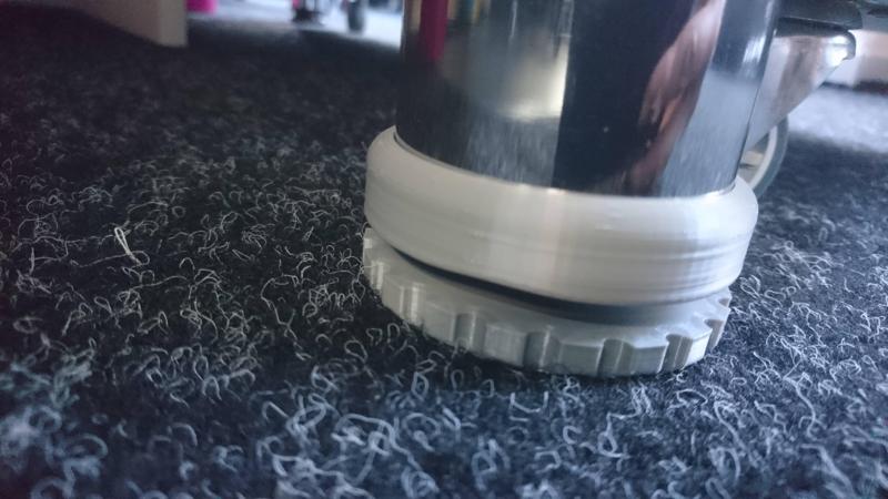 Nastavitelná patka nohy stolu