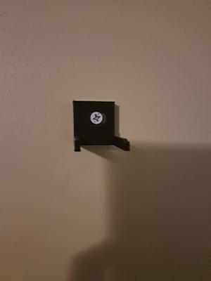 Articulating dragon wall mount
