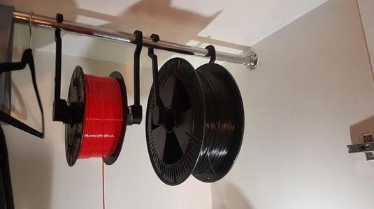 Hanging filament spool holder