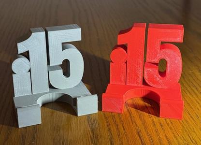 i15 iPhone Stand