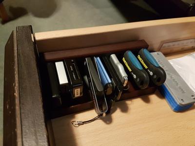 Horizontal USB Holder