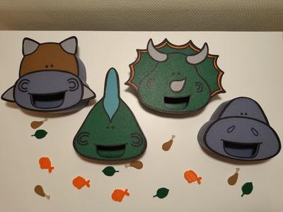 Dino boxes with food