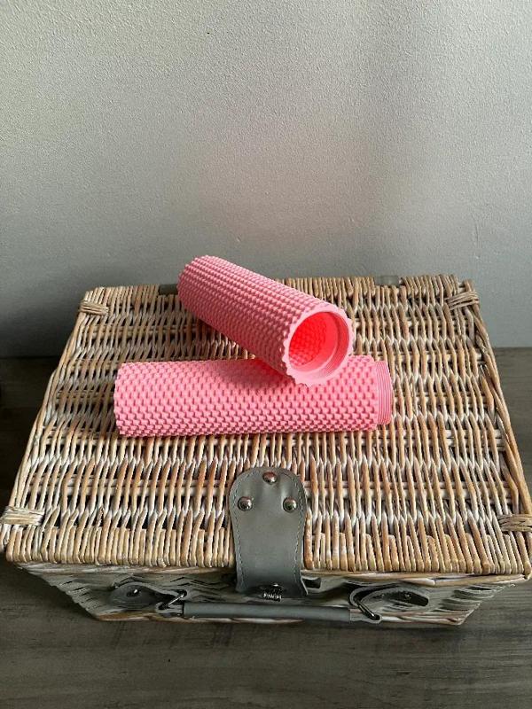 Woven knitting needle container   