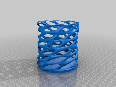 Voronoi pen holder - amazing but difficult