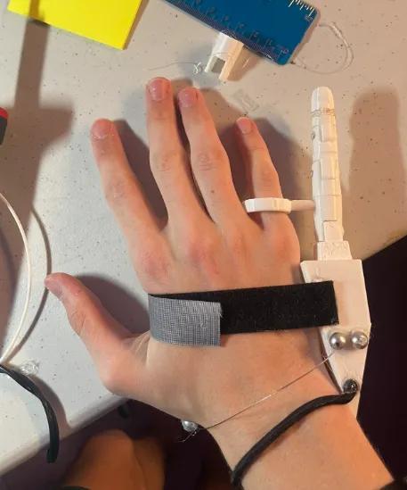 6th Finger Prosthetic V1   