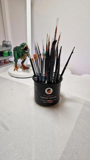 Stand for brushes   