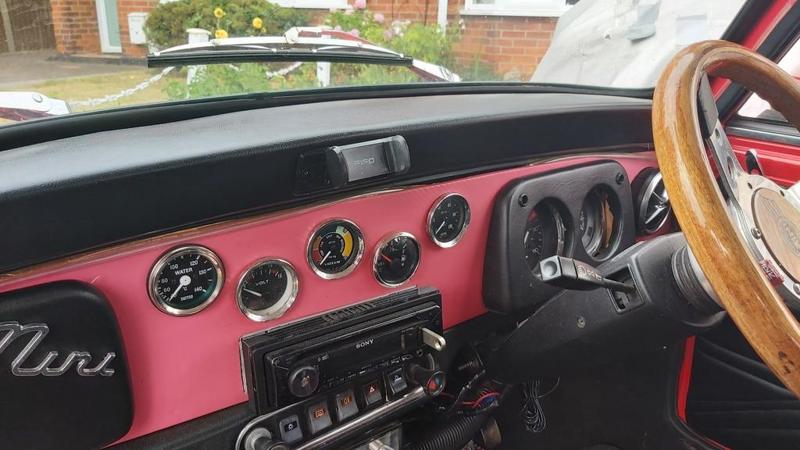 Universal phone mount for mini