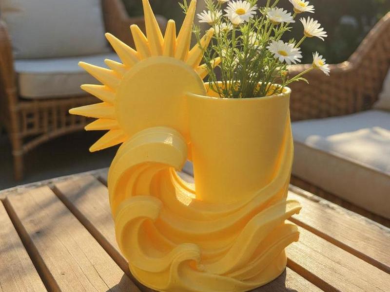SunnyWave vase with radiant summer energy