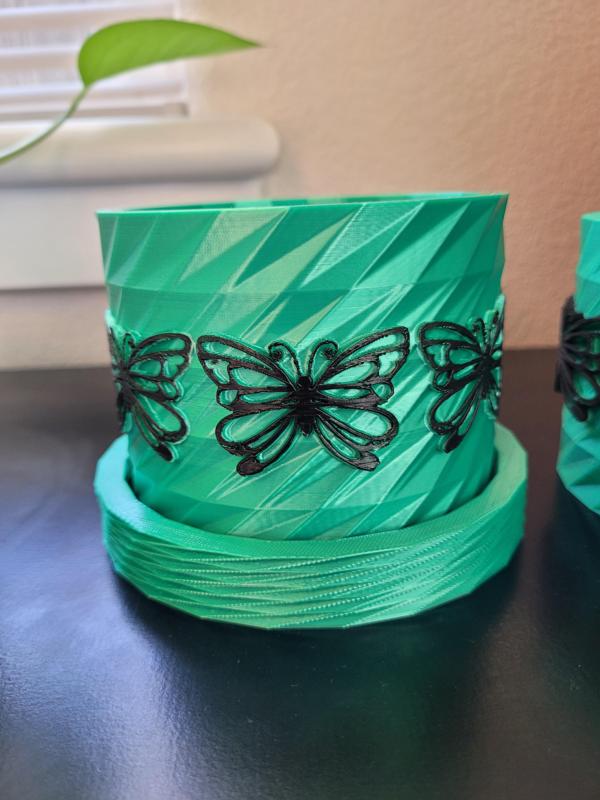 Butterfly Twist Flower Pot