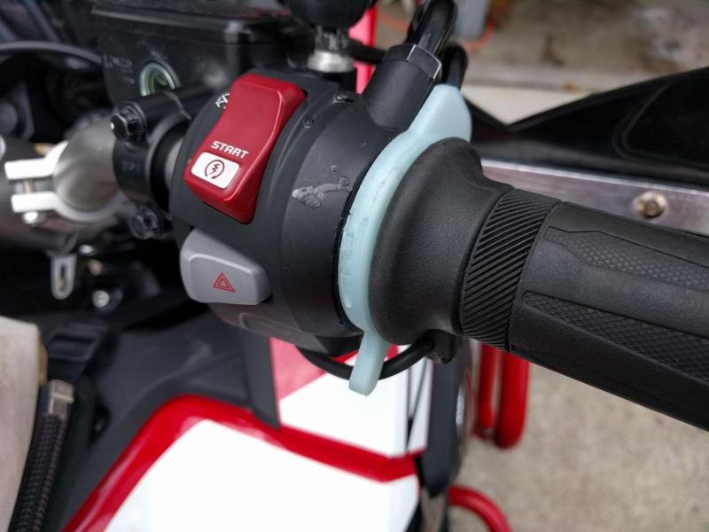 Africa Twin CRF1000L throttle lock